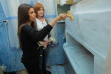 Изысканная модель из Баку и крестьянка из Сибири: российская "Пятница" (ФОТО,ВИДЕО)
