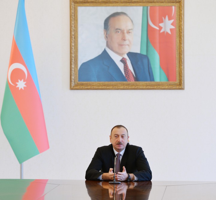 Президент Азербайджана Ильхам Алиев встретился с группой молодежи страны (ФОТО)
