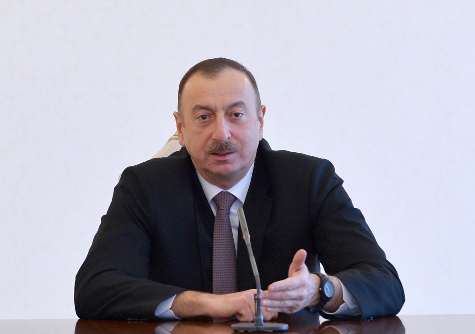 Президент Азербайджана Ильхам Алиев встретился с группой молодежи страны (ФОТО)