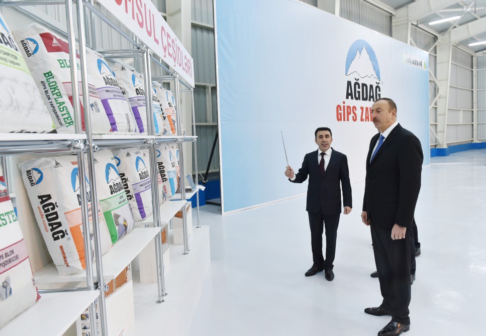 Президент Азербайджана принял участие  в открытии гипсового завода "Yeni Ağdağ" (ФОТО)