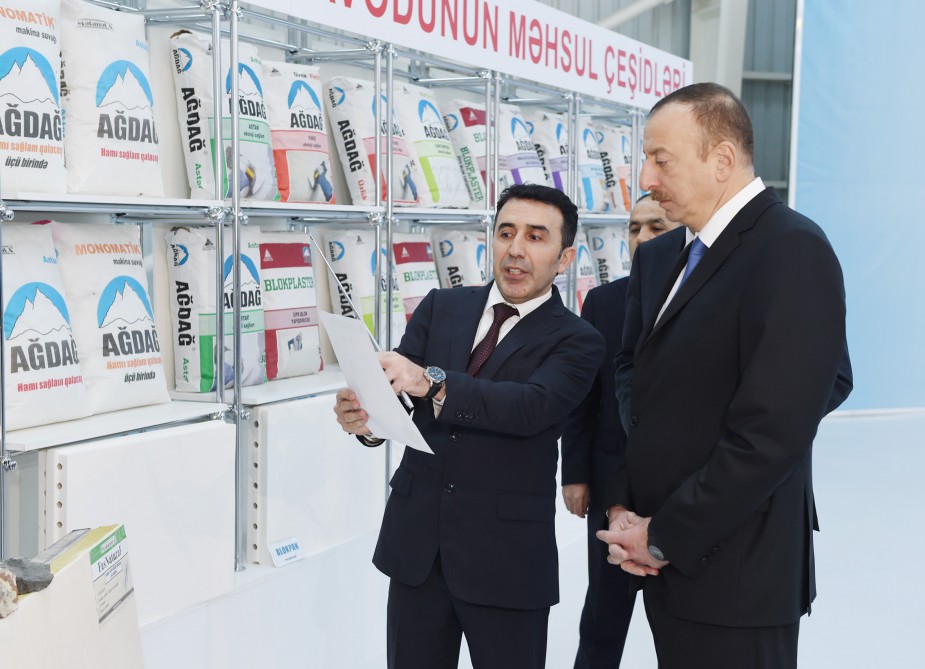 Президент Азербайджана принял участие  в открытии гипсового завода "Yeni Ağdağ" (ФОТО)