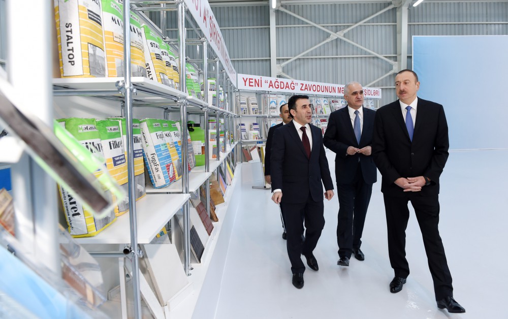 Президент Азербайджана принял участие  в открытии гипсового завода "Yeni Ağdağ" (ФОТО)