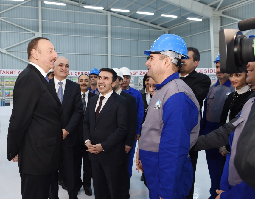 Президент Азербайджана принял участие  в открытии гипсового завода "Yeni Ağdağ" (ФОТО)