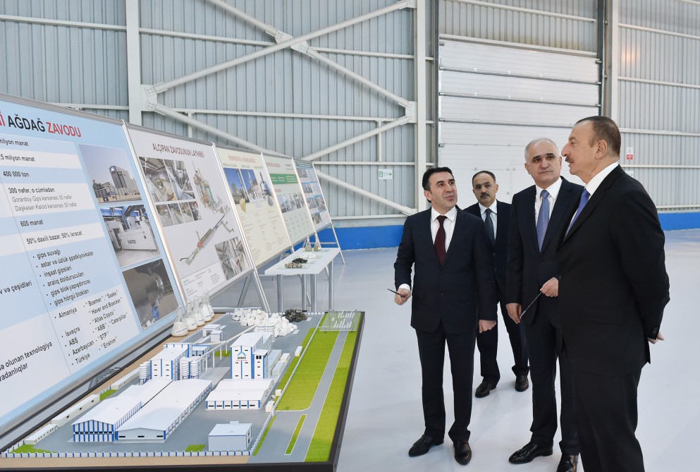 Президент Азербайджана принял участие  в открытии гипсового завода "Yeni Ağdağ" (ФОТО)