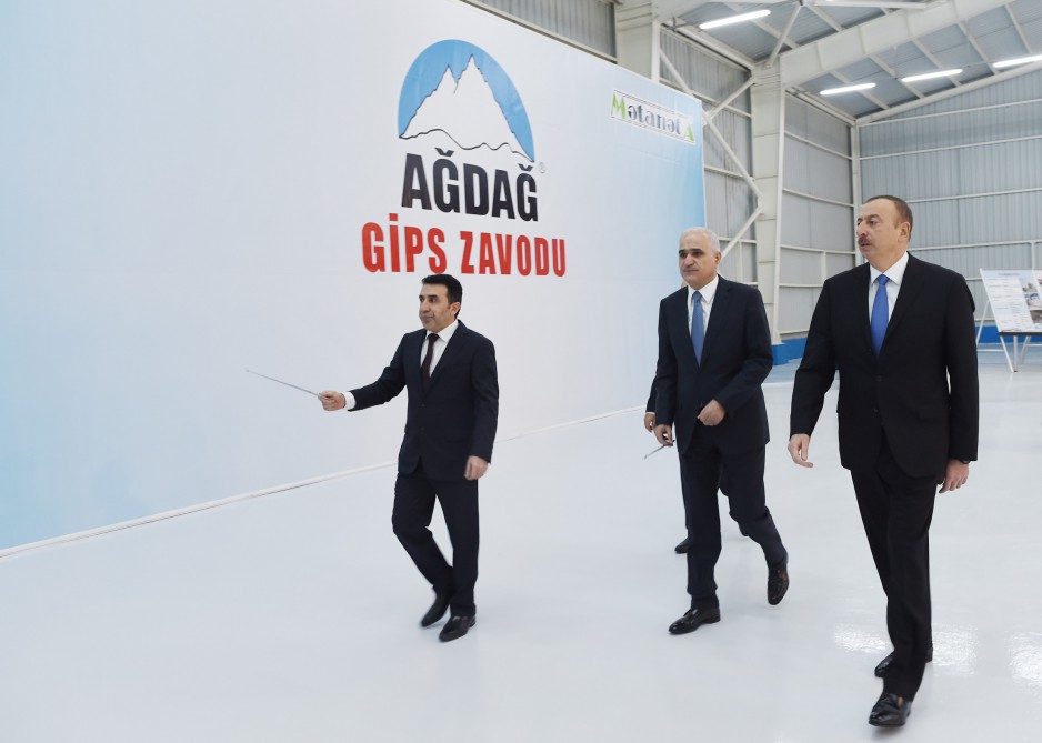 Президент Азербайджана принял участие  в открытии гипсового завода "Yeni Ağdağ" (ФОТО)