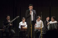 Азербайджанские студенты удостоены почетных дипломов (ФОТО)
