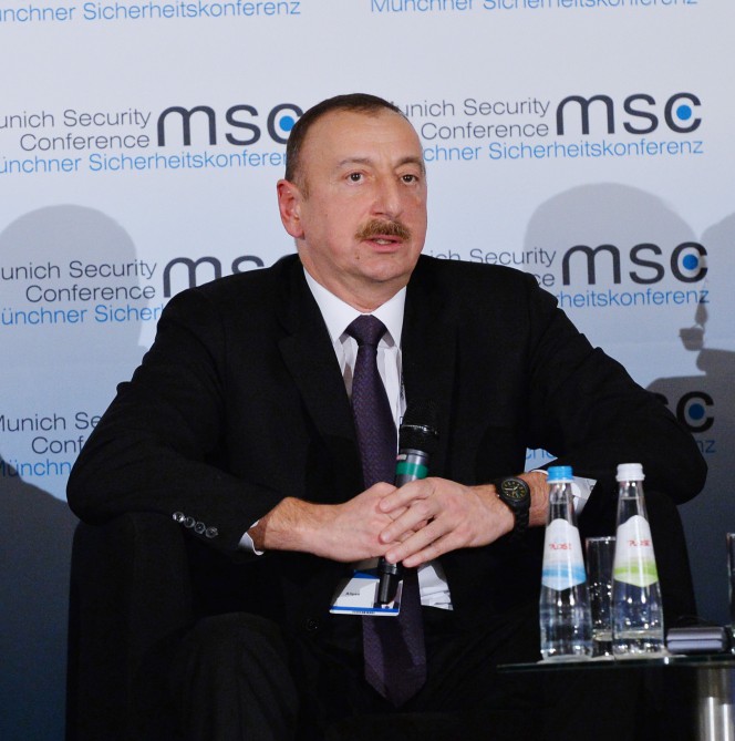 Президент Ильхам Алиев: Азербайджан полностью устранит зависимость от нефти