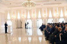 President Aliyev visits Imamzade religious complex in Ganja