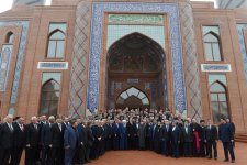 President Aliyev visits Imamzade religious complex in Ganja