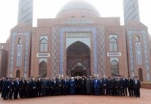 President Aliyev visits Imamzade religious complex in Ganja