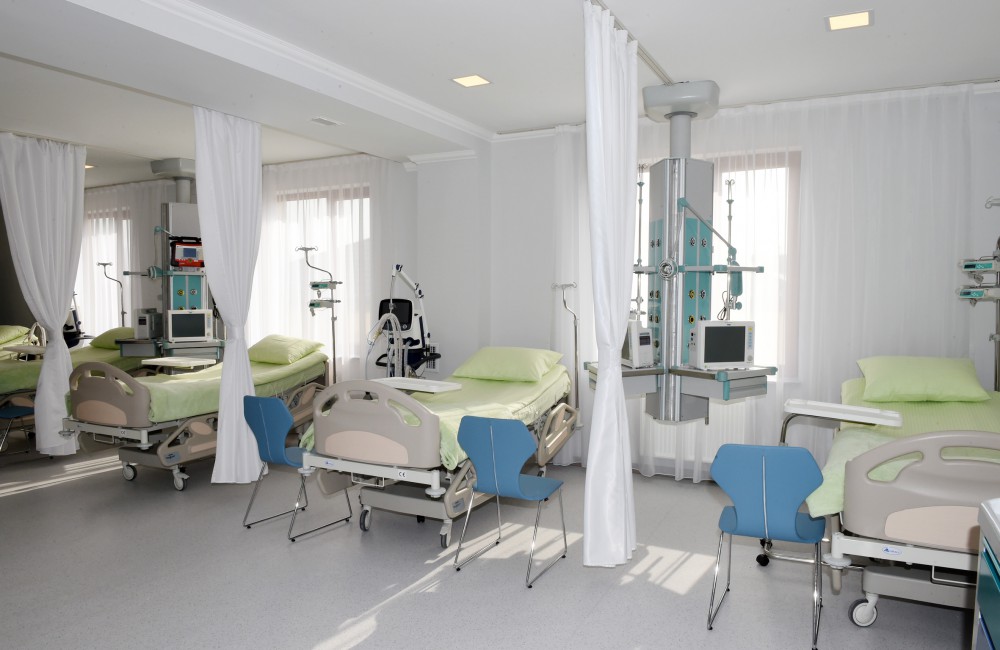 President Aliyev reviews Ganja city hospital after major overhaul (PHOTO)
