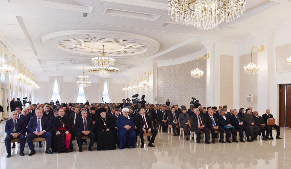 President Aliyev visits Imamzade religious complex in Ganja