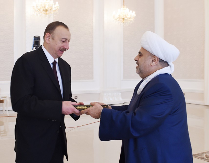 President Aliyev visits Imamzade religious complex in Ganja