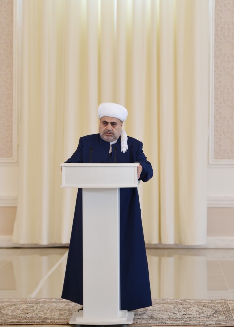 President Aliyev visits Imamzade religious complex in Ganja