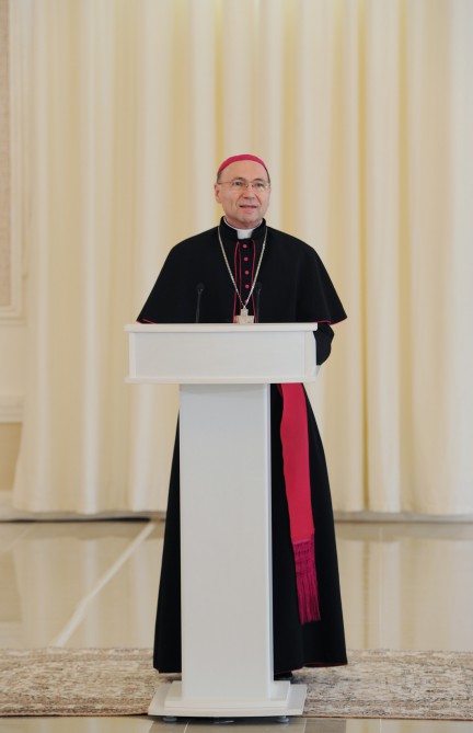 President Aliyev visits Imamzade religious complex in Ganja