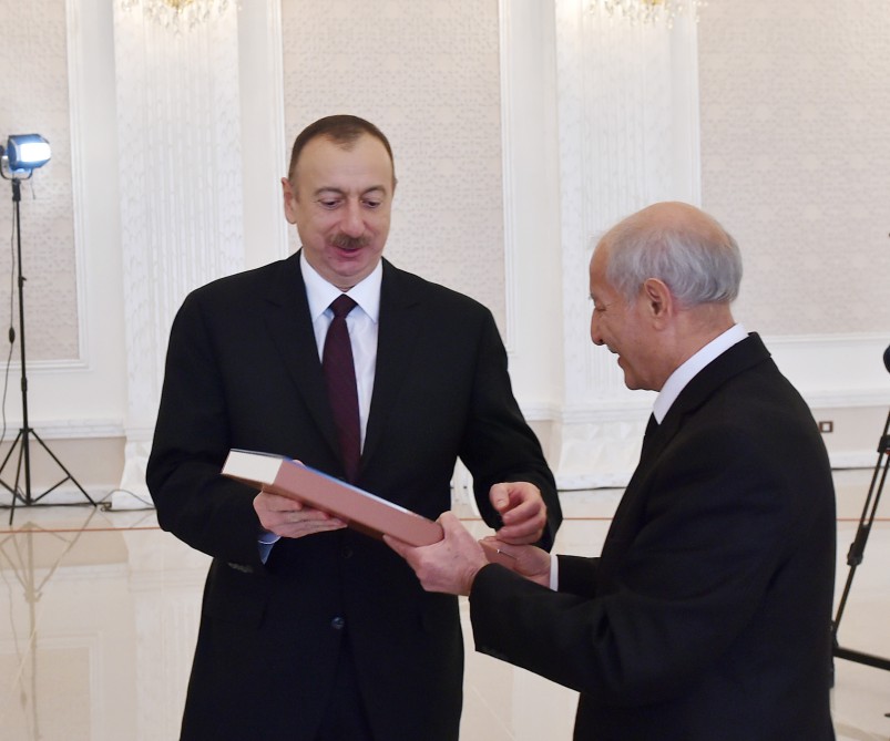President Aliyev visits Imamzade religious complex in Ganja