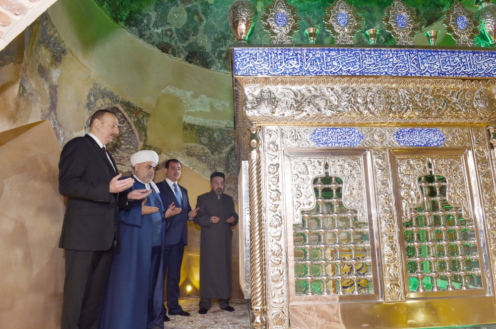 President Aliyev visits Imamzade religious complex in Ganja