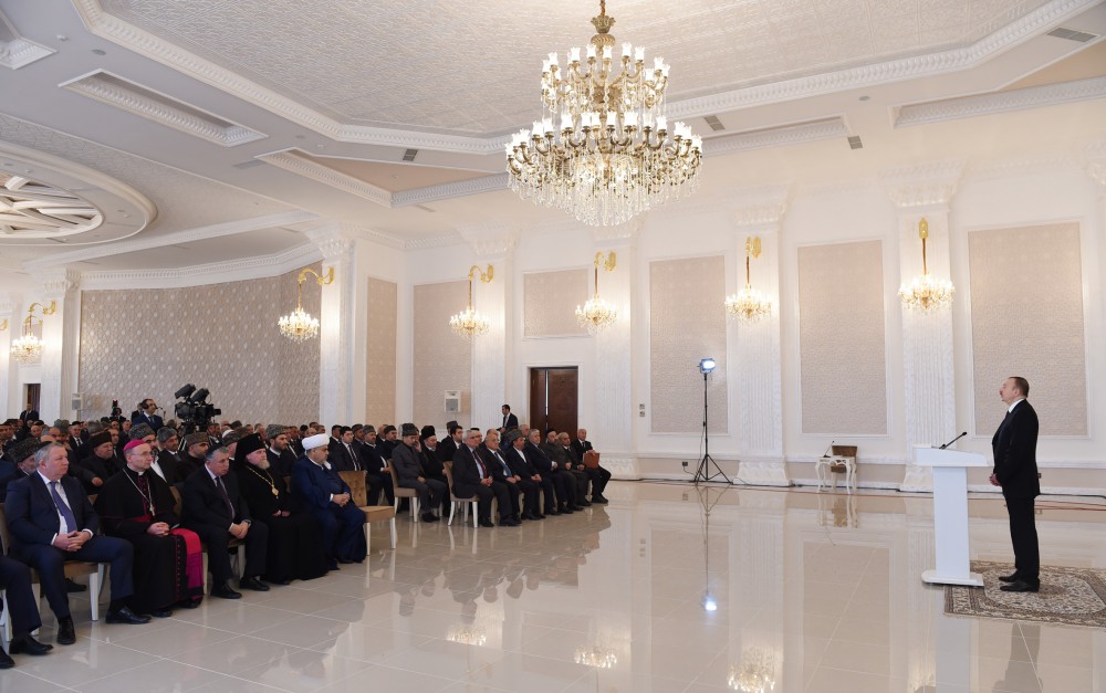 President Aliyev visits Imamzade religious complex in Ganja