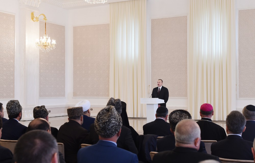 President Aliyev visits Imamzade religious complex in Ganja