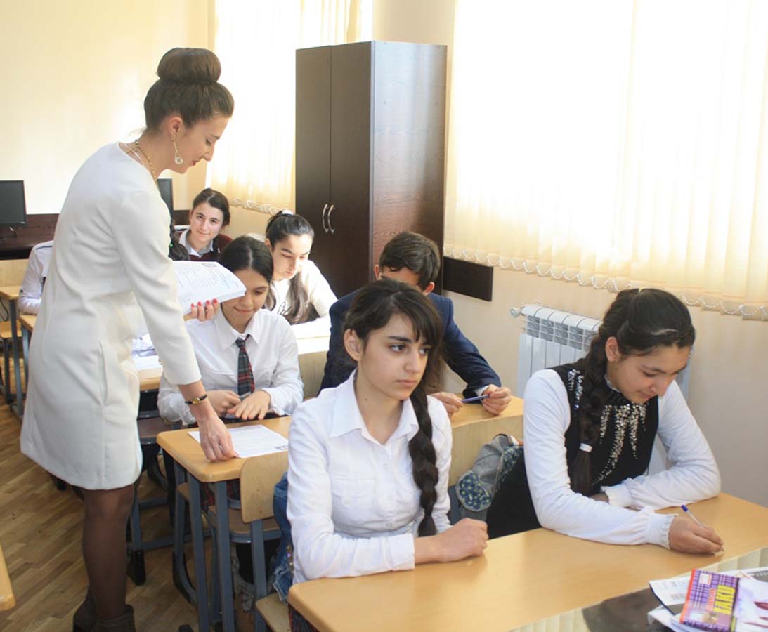 В Азербайджане стартовала Республиканская олимпиада по русскому языку и литературе (ФОТО)