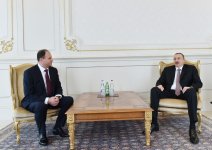 Президент Ильхам Алиев принял верительные грамоты нового посла Молдовы