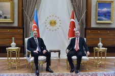 Состоялась встреча один на один Президентов Азербайджана и Турции