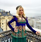 Азербайджанские телезвезды в национальных костюмах встречают Новруз (ФОТО)