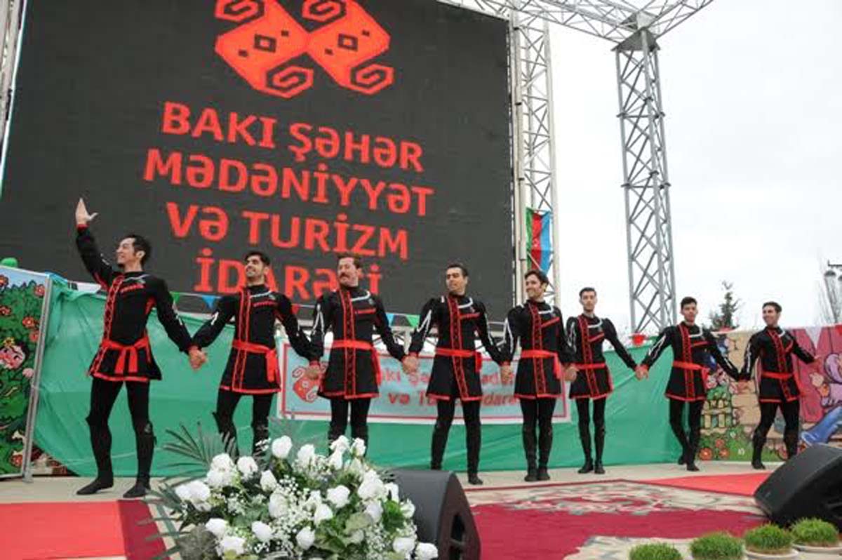 Как азербайджанские звезды отметили праздник Новруз (ФОТО)