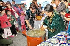 Азербайджанская певица выступила на праздновании 1000-летия Алматы (ФОТО)