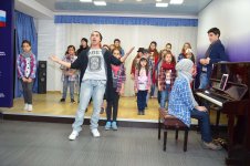 Подарок азербайджанским зрителям от актеров московского театра (ФОТО)