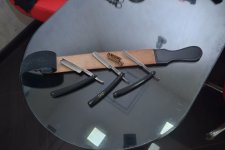 В Баку живет уникальный коллекционер старинных опасных бритв и ножниц (ФОТО)