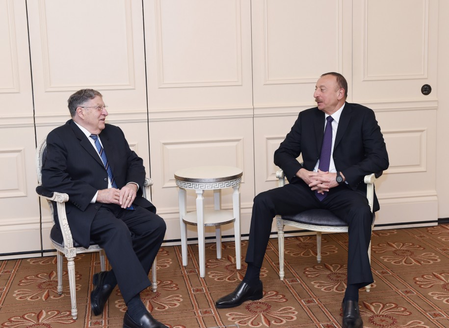 Президент Азербайджана встретился с экс-губернатором штата Нью-Гэмпшир