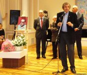 Рядовые труженики в картинах Джахангира Рустамова (ФОТО)