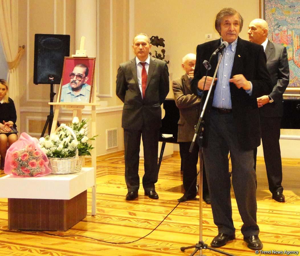 Рядовые труженики в картинах Джахангира Рустамова (ФОТО)