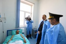 Президент Азербайджана навестил раненых военнослужащих, находящихся на лечении в Центральном военном госпитале минобороны (ФОТО)