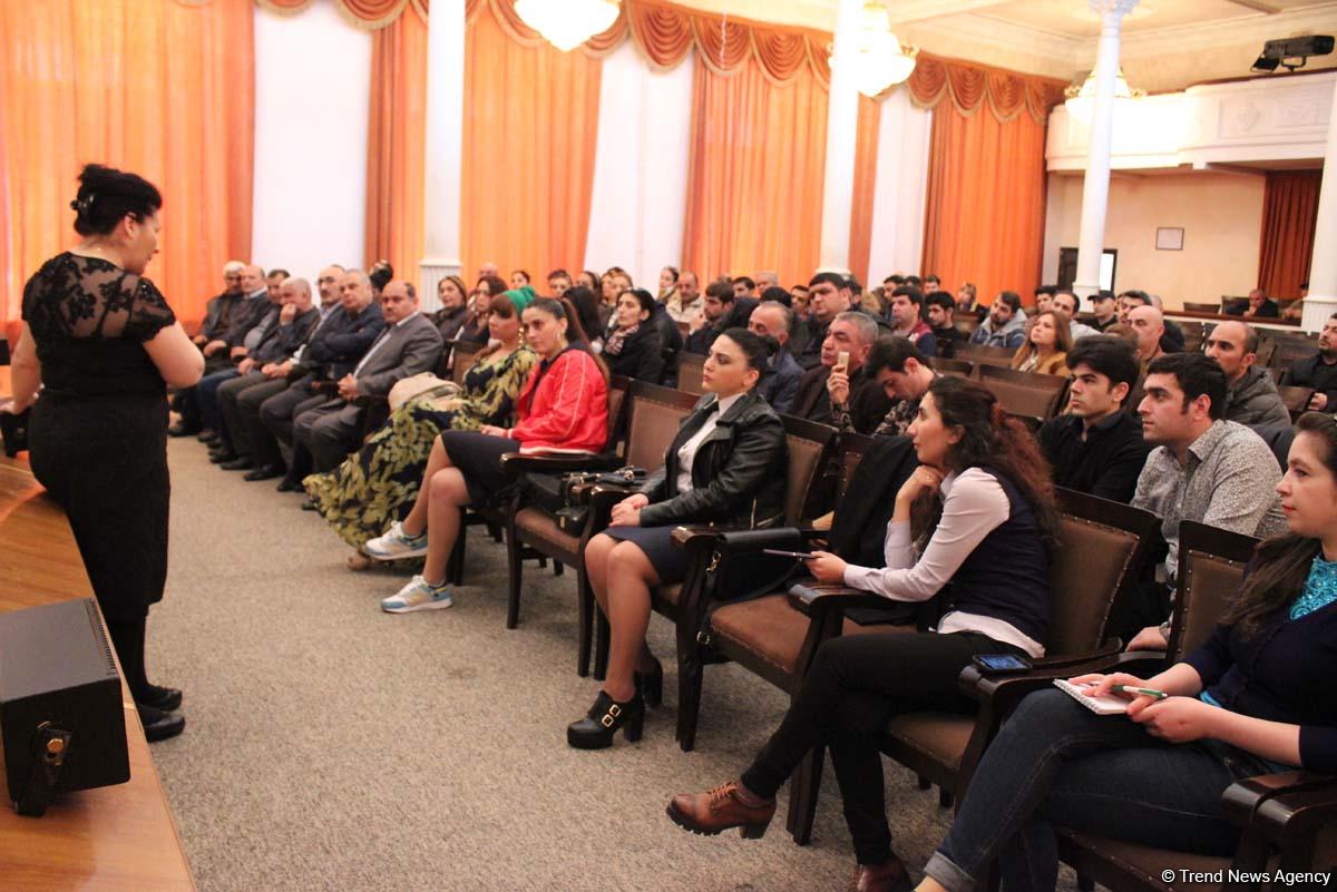Деятели культуры провели акцию в поддержку Президента Азербайджана и Вооруженных сил (ФОТО)