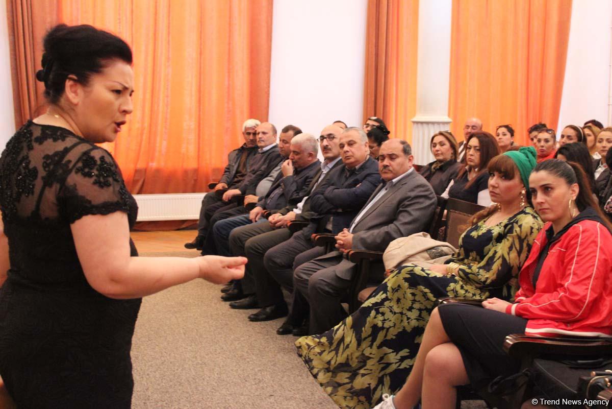 Деятели культуры провели акцию в поддержку Президента Азербайджана и Вооруженных сил (ФОТО)