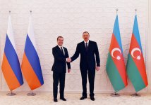Состоялась встреча в узком составе Президента Азербайджана и премьер-министра России (ФОТО)