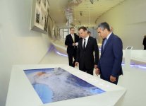 Председатель правительства России посетил Центр Гейдара Алиева (ФОТО)