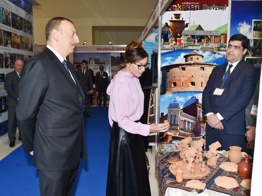 Президент Азербайджана и его супруга ознакомились с XV Азербайджанской Международной выставкой туризма и путешествий – «AITF-2016»