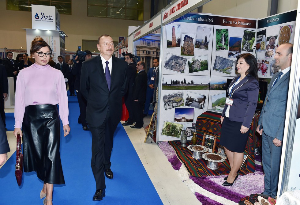 Президент Азербайджана и его супруга ознакомились с XV Азербайджанской Международной выставкой туризма и путешествий – «AITF-2016»
