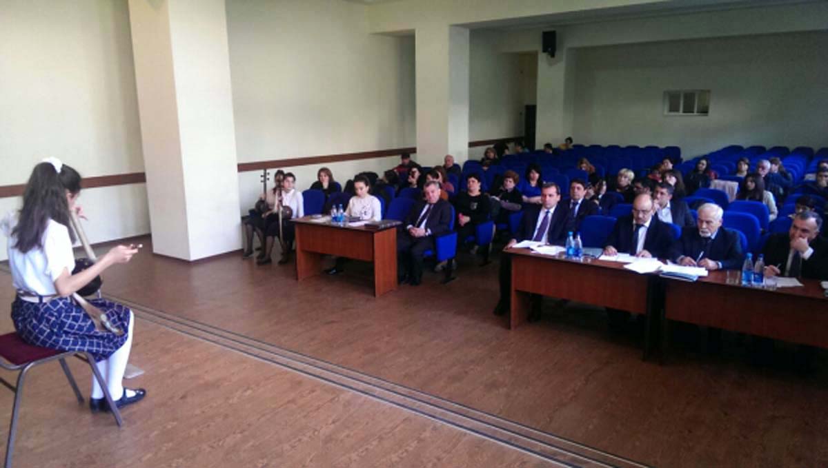 В Азербайджане проходит конкурс молодых исполнителей на кяманче имени Габиля Алиева (ФОТО)