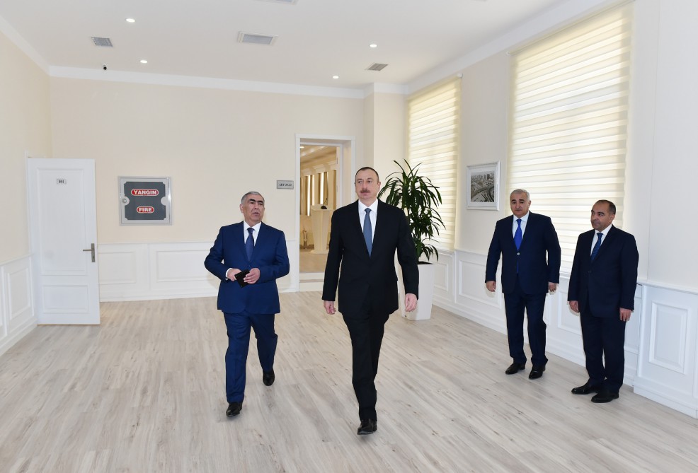 Президент Ильхам Алиев принял участие в открытии нового административного здания ОАО «Азеравтойол»