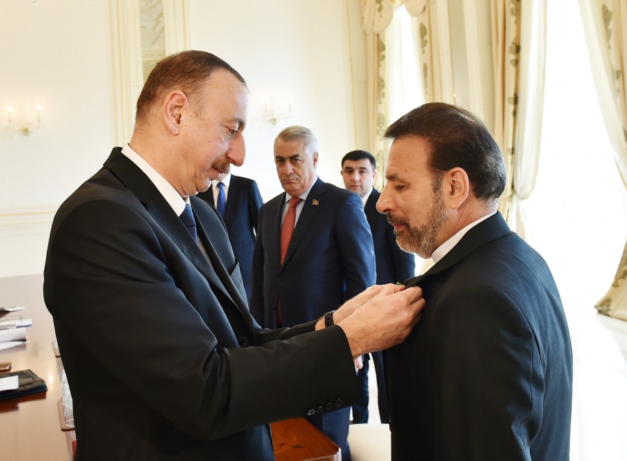 President Aliyev presents ‘Dostluq’ Order to Iranian minister Vaezi