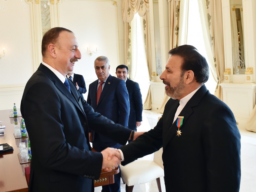 President Aliyev presents ‘Dostluq’ Order to Iranian minister Vaezi