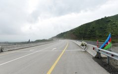 Ильхам Алиев принял участие в открытии участка дороги Баку-Шамахы-Евлах (ФОТО)
