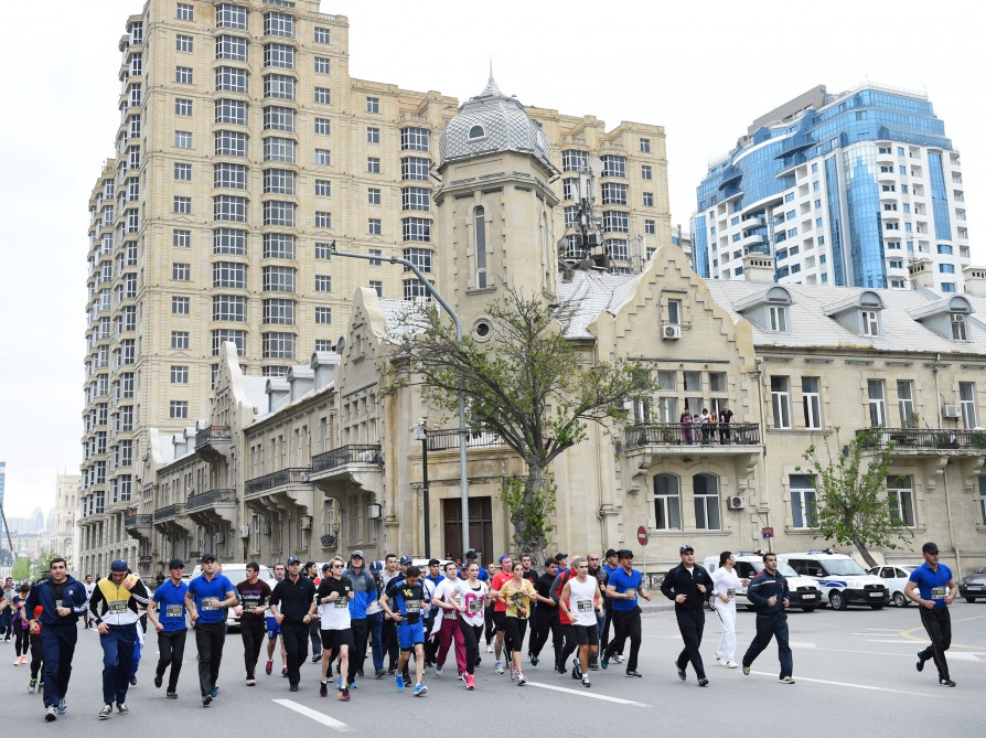 Heydar Aliyev Foundation VP Leyla Aliyeva participates in Baku Marathon 2016
