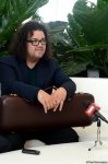 Для нас большая честь исполнить произведение "Аразбары" Узеира Гаджибейли - скрипач-виртуоз Йожеф Лендвай