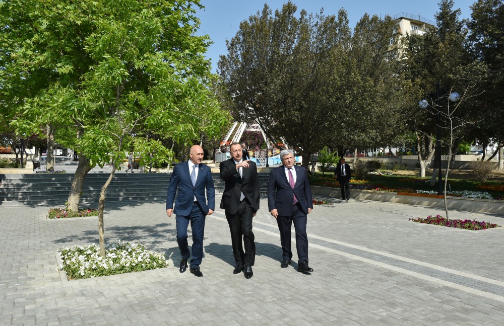 Президент Азербайджана принял участие в открытии многоэтажной автостоянки в Баку (ФОТО)