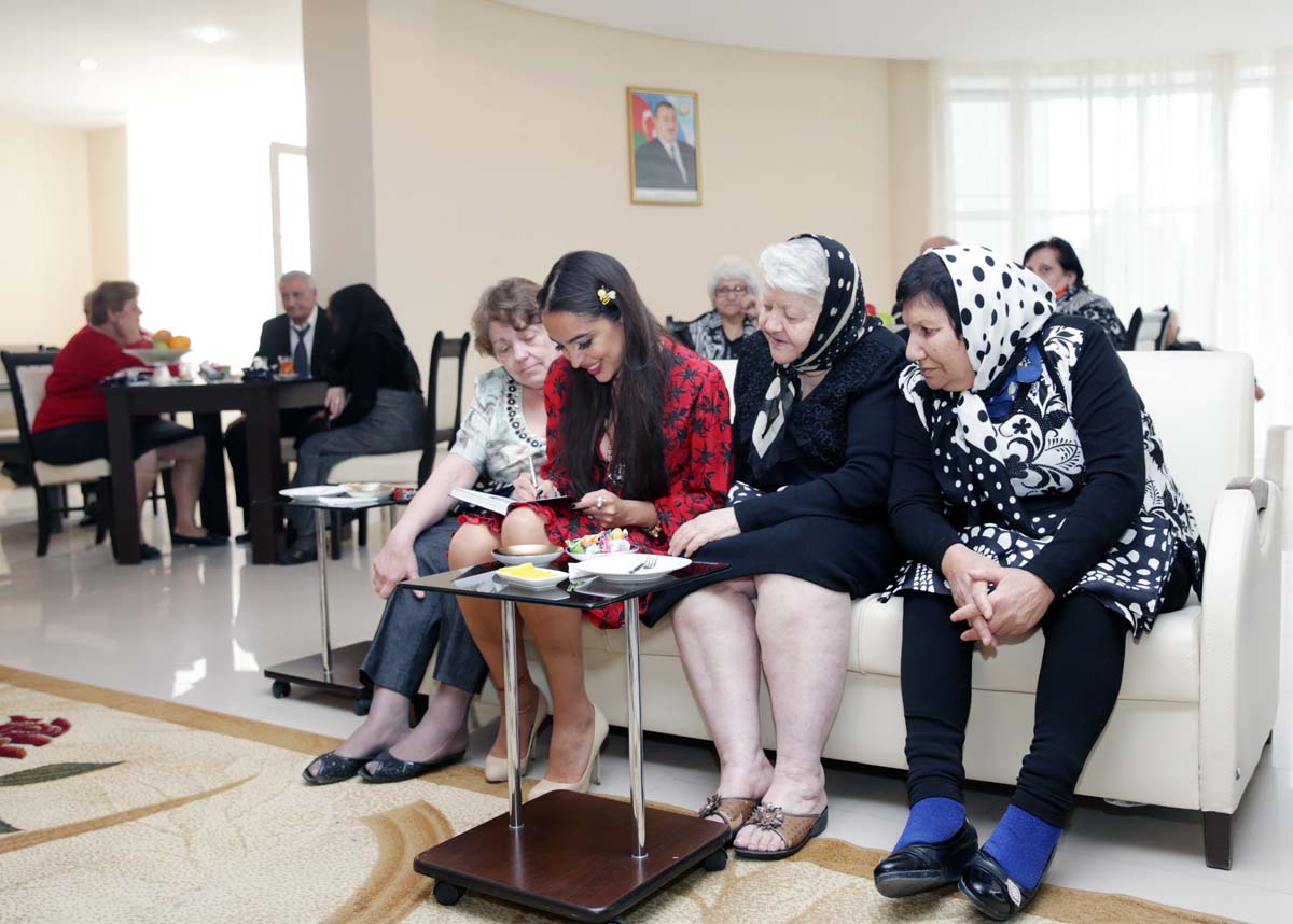 Vice-president of Heydar Aliyev Foundation Leyla Aliyeva visits care home for war, labor veterans (PHOTO)